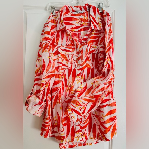 Emily Daniels Tops - Emily Daniels Top Palms Print ButtonDown Blouse Colorful Size XL NEW WITHOUT TAG